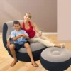 Conjunto inflável Poltrona Puf Intex 68564 para sala de estar.