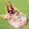 Detalhe da Piscina Intex 57103 com fundo acolchoado e brilho