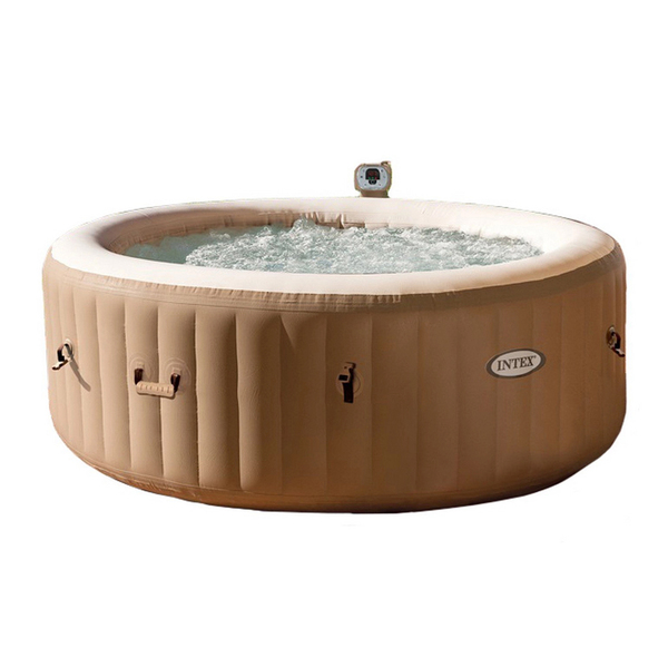 Spa Ofuro Intex modelo Bubbles referência 28426BR instalado em um deck de madeira residencial.